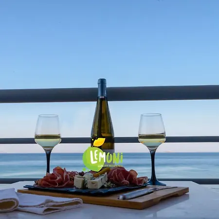 Lemoni Luxury In Front Of The Sea 빌라 Kechries