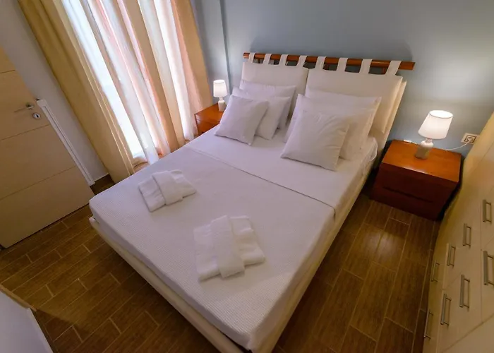 Lemoni Luxury In Front Of The Sea