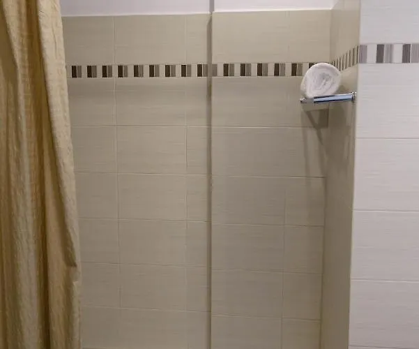 Lemoni Luxury In Front Of The Sea *